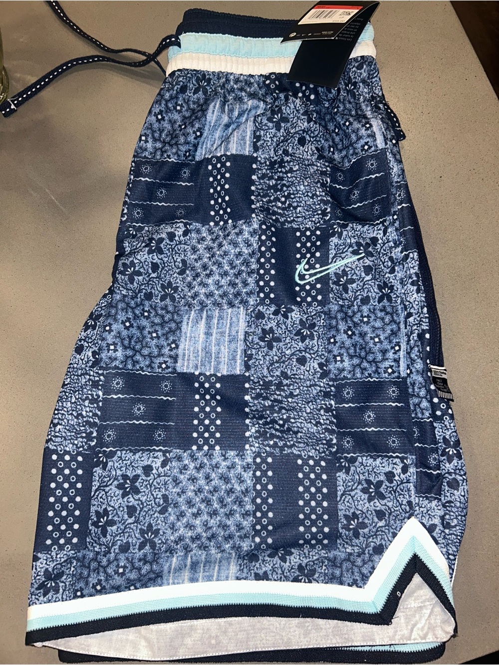 Nike Loose Fit Athletic Shorts - Navy & Light Blue Patch